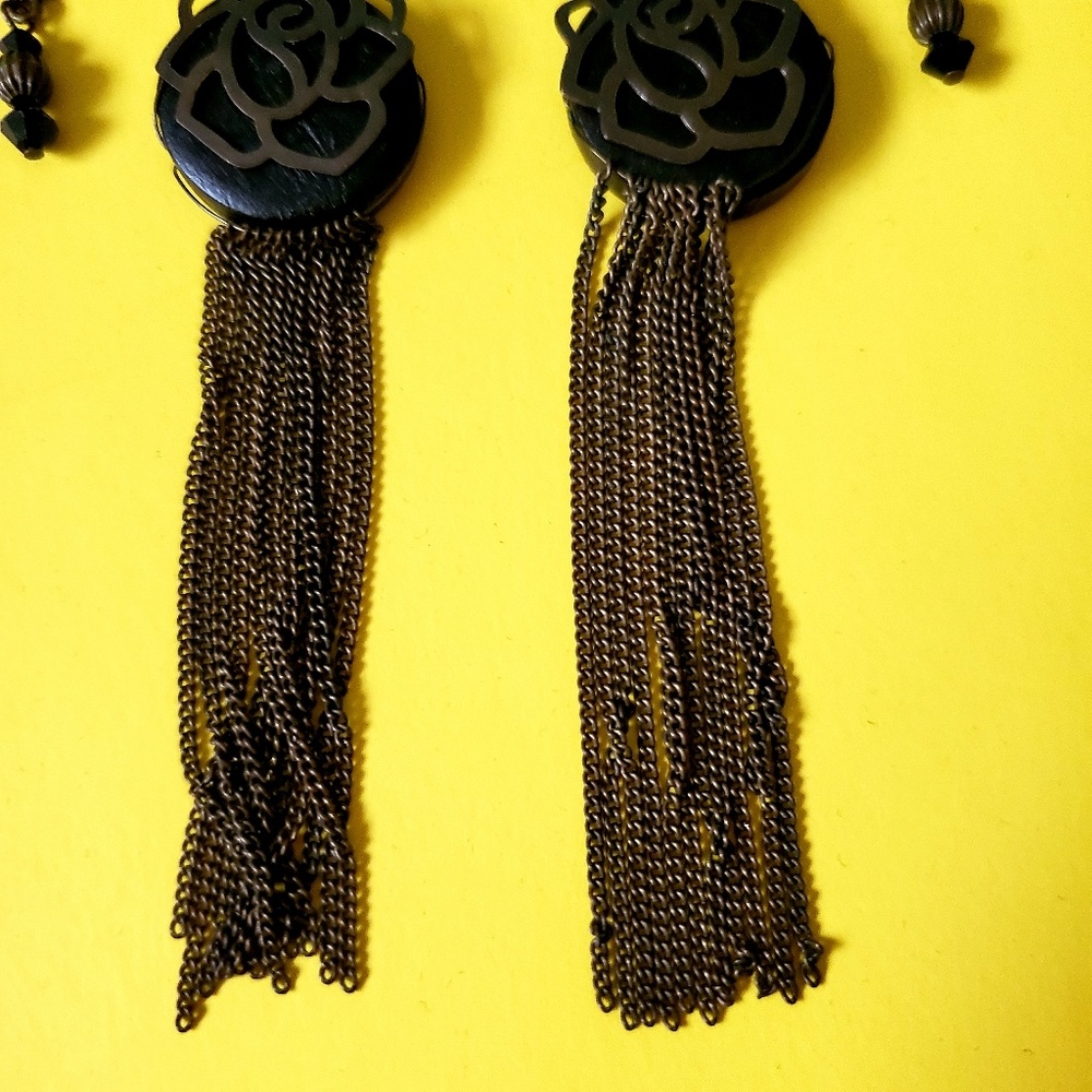 Earing - Picture 3 of 3
